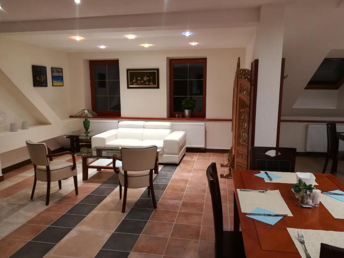 Hotel Na Kafkove Ostrava Luaran gambar
